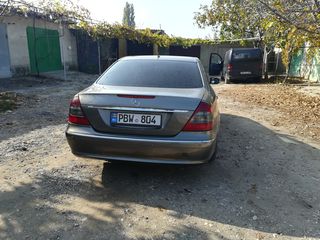 Mercedes E Class foto 2