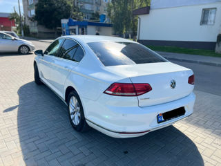 Volkswagen Passat foto 3