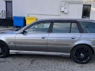 BMW 5 Series foto 3