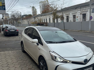 Toyota Prius + foto 2