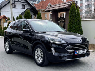 Ford Kuga foto 1