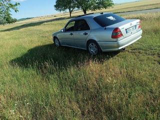 Mercedes C-Class foto 5