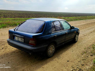 Nissan Sunny foto 5