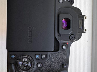 Canon EOS 77D + 3 объектива foto 2