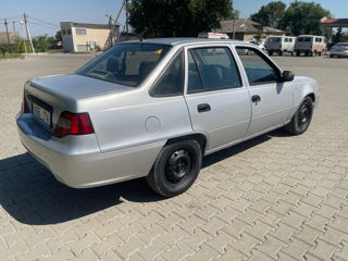 Daewoo Nexia foto 2