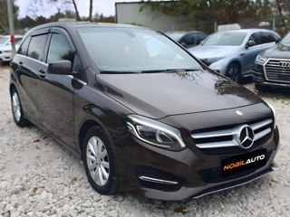 Mercedes B-Class foto 2