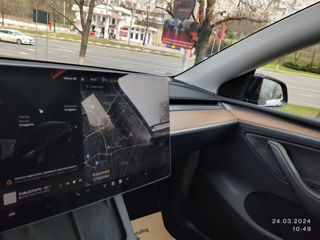 Tesla Model Y foto 2