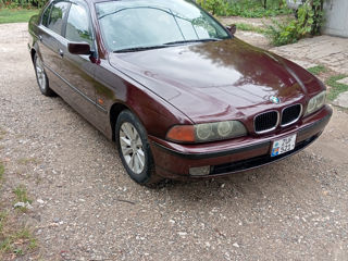 BMW 5 Series foto 2