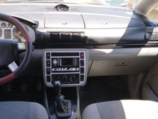 Ford Galaxy foto 2