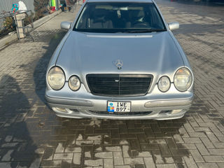 Mercedes E-Class foto 10