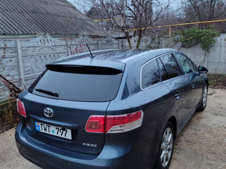 Toyota Avensis foto 8