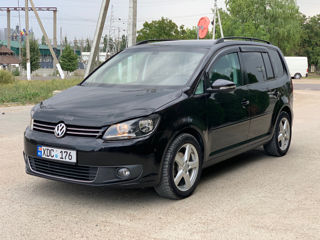 Volkswagen Touran foto 1