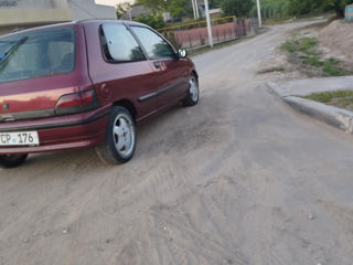 Renault Clio foto 5