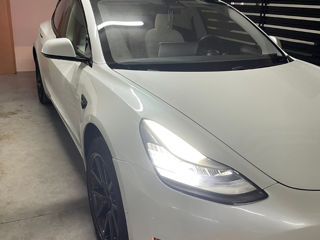 Tesla Model 3 foto 3