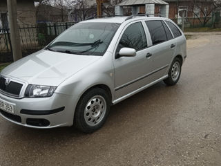 Skoda Fabia foto 2