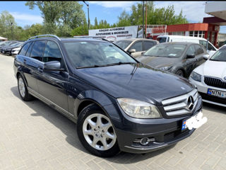 Mercedes C-Class foto 1