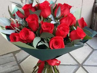 Букеты из роз на 14 февраля. Большой выбор букетов из свежих цветов с доставкой! foto 2