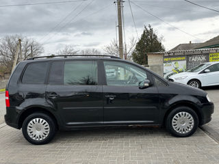 Volkswagen Touran foto 7