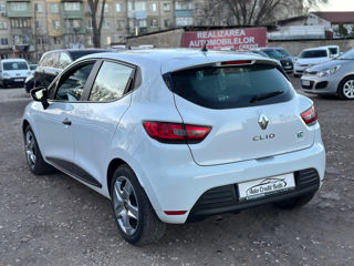 Renault Clio foto 10