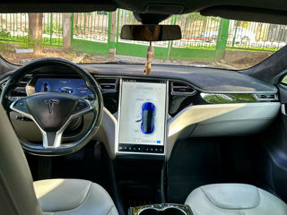 Tesla Model S foto 5