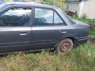 Mazda 323 foto 2