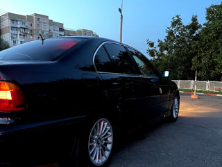 BMW 5 Series foto 5