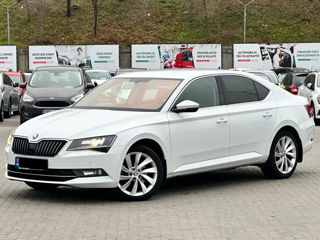 Skoda Superb foto 3