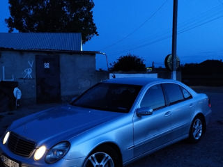 Mercedes E-Class foto 3