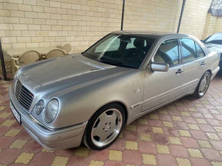 Se dezmembreaza Mercedes W210 55 AMG foto 2