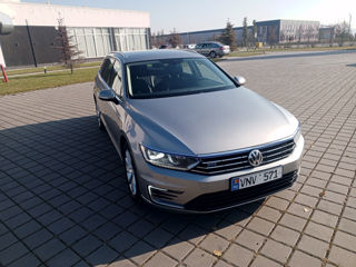 Volkswagen Passat foto 2