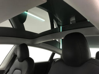 Tesla Model 3 foto 10