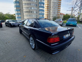 BMW 7 Series foto 3