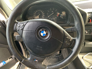 BMW 5 Series foto 3