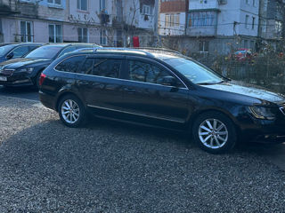 Skoda Superb foto 2