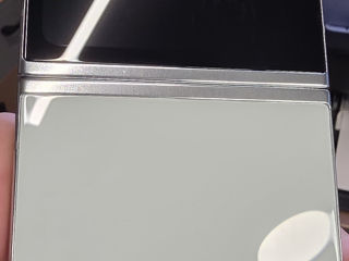 Samsung Galaxy Flip 5 la Super Pret foto 3
