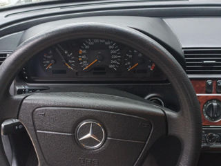 Mercedes C-Class foto 8