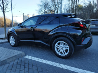 Toyota C-HR foto 3