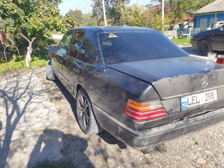 Mercedes Series (W124) foto 1