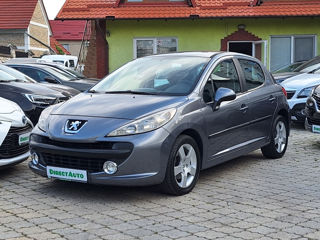 Peugeot 207 foto 1