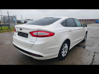 Ford Mondeo foto 2