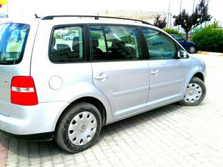 Volkswagen Touran foto 4