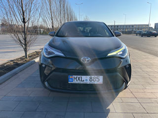 Toyota C-HR foto 2