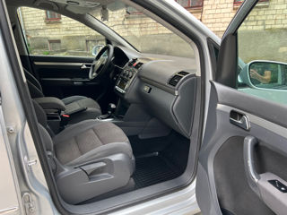 Volkswagen Touran фото 6