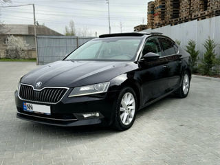 Skoda Superb foto 2