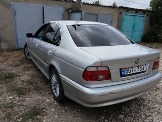 BMW 5 Series foto 6