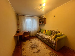 Apartament cu 2 camere, 53 m², Buiucani, Chișinău foto 3