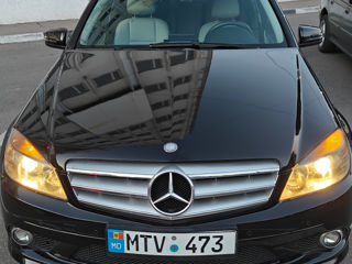 Mercedes C-Class foto 3