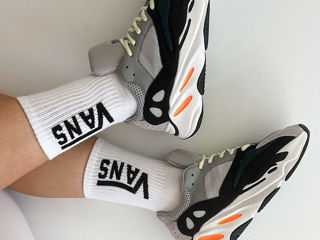 Adidas Yeezy Boost 700 Wave Runner foto 3