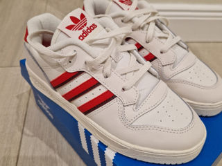 Кроссовки Adidas,размер 34 foto 2