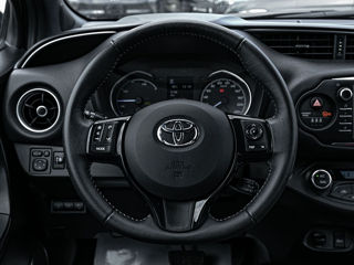 Toyota Yaris foto 10